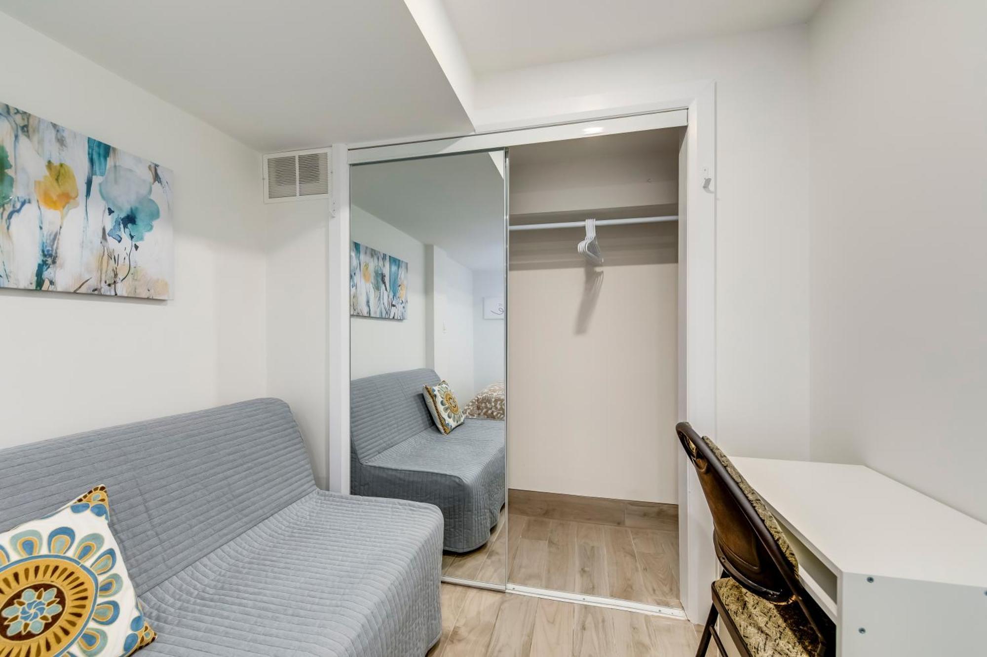 Midtown 2 Bedroom Basement Apartment Τορόντο Εξωτερικό φωτογραφία